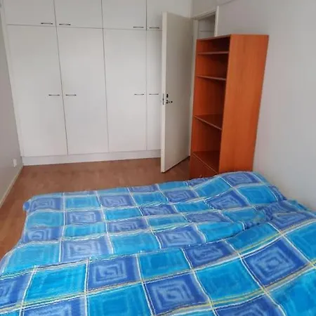 Huoneisto 50M2 Apartment Free Parking And Laundry, 20Min To Center
